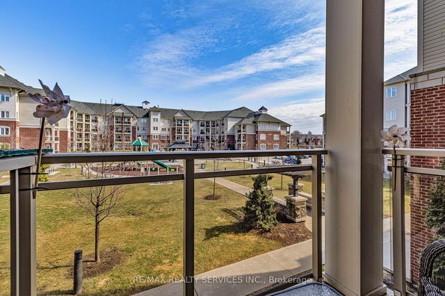 204 - 84 Aspen Springs Dr, Condo with 2 bedrooms, 2 bathrooms and 1 parking in Clarington ON | Image 3