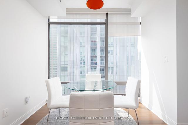 2403 - 18 Yorkville Ave, Condo with 2 bedrooms, 2 bathrooms and 1 parking in Toronto ON | Image 16