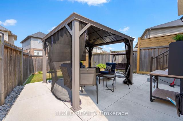 162 Westbank Tr, House semidetached with 3 bedrooms, 3 bathrooms and 5 parking in Hamilton ON | Image 11