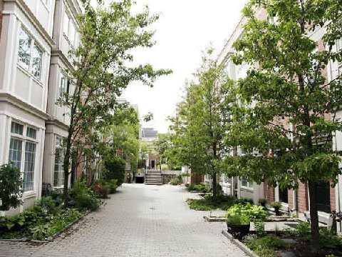 th 4 - 6 Wellesley Pl, House attached with 2 bedrooms, 3 bathrooms and 1 parking in Toronto ON | Image 1