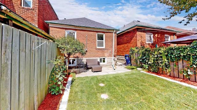 409 Mortimer Ave, House detached with 2 bedrooms, 3 bathrooms and 1 parking in Toronto ON | Image 20