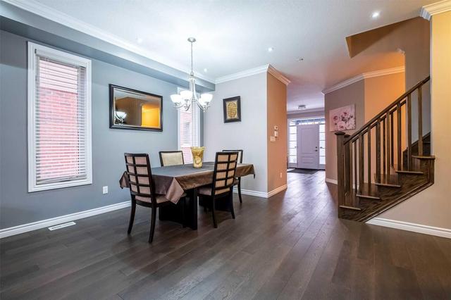 920 Pioneer Grove Crt, House detached with 4 bedrooms, 3 bathrooms and 2 parking in Kitchener ON | Image 3