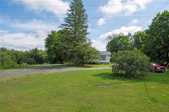 14677 Highway 509 Road, House detached with 3 bedrooms, 1 bathrooms and 6 parking in North Frontenac ON | Image 2