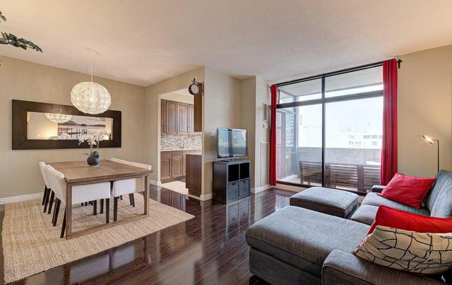86 Gloucester St, Condo with 2 bedrooms, 2 bathrooms and 1 parking in Toronto ON | Image 2