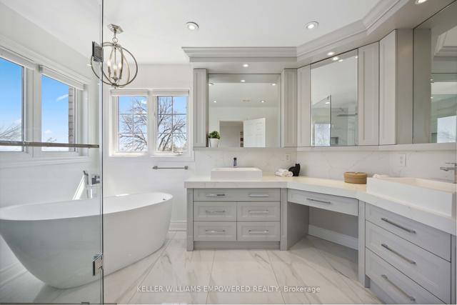11 Shell Crt, House detached with 4 bedrooms, 4 bathrooms and 6 parking in Richmond Hill ON | Image 11