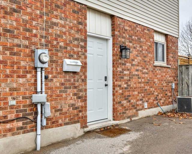 b - 694 Highpoint Ave, House semidetached with 3 bedrooms, 2 bathrooms and 3 parking in Waterloo ON | Image 12