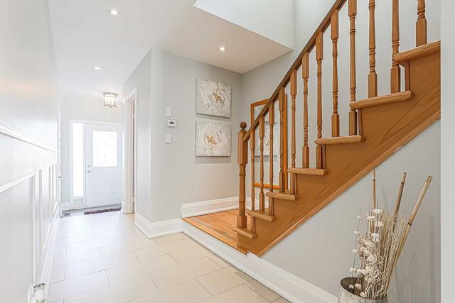 141 Burgess Cres, House semidetached with 3 bedrooms, 4 bathrooms and 5 parking in Newmarket ON | Image 34