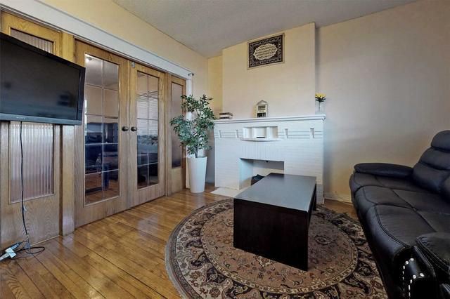 266 Boon Ave, House semidetached with 3 bedrooms, 3 bathrooms and 3 parking in Toronto ON | Image 4