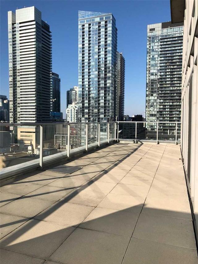 uph 05 - 21 Nelson St, Condo with 2 bedrooms, 3 bathrooms and 2 parking in Toronto ON | Image 11