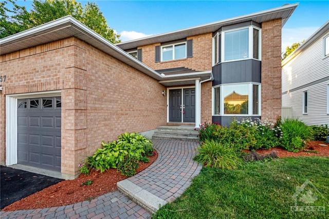 757 Montcrest Drive, House detached with 4 bedrooms, 3 bathrooms and 4 parking in Ottawa ON | Image 2