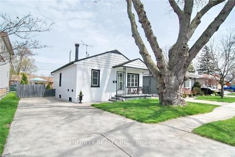1124 St Louis Ave, Windsor, ON, N8S2L2 | Card Image