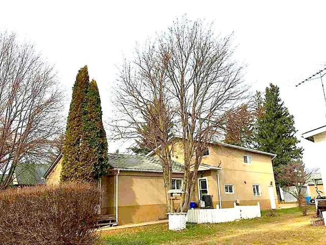 5039 52 Street, House detached with 3 bedrooms, 1 bathrooms and null parking in Andrew AB | Image 3