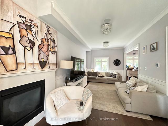 128 Thompson Ave, House detached with 3 bedrooms, 5 bathrooms and 3 parking in Toronto ON | Image 19