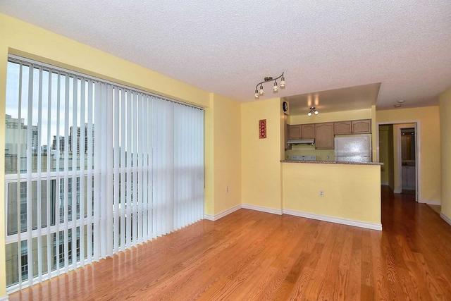 Lph 2 - 26 Olive Ave, Condo with 2 bedrooms, 2 bathrooms and 1 parking in Toronto ON | Image 9