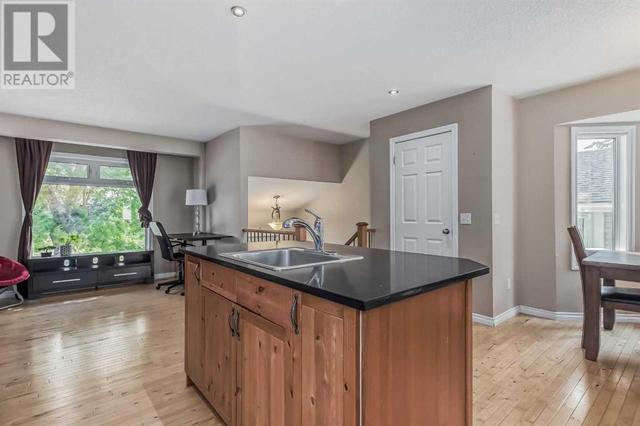 52 Riverbirch Road Se, House detached with 3 bedrooms, 2 bathrooms and 1 parking in Calgary AB | Image 4