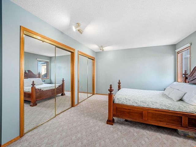 2856 Signal Hill Heights Sw, Home with 6 bedrooms, 3 bathrooms and 4 parking in Calgary AB | Image 8