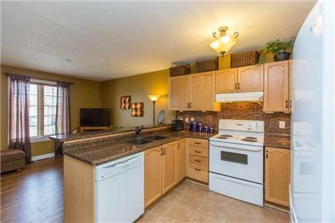 64 Logan Crt, House semidetached with 2 bedrooms, 1 bathrooms and 2 parking in Barrie ON | Image 3