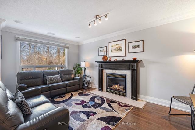 31 Curtis Dr, House detached with 4 bedrooms, 3 bathrooms and 4 parking in Brampton ON | Image 9