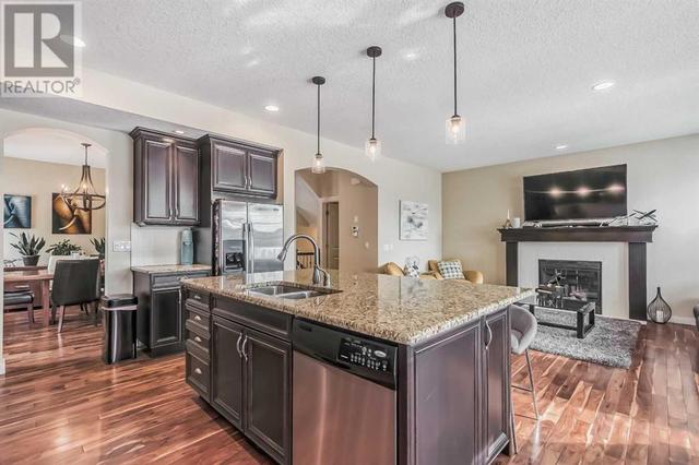 128 Mike Ralph Way Sw, House detached with 4 bedrooms, 3 bathrooms and 2 parking in Calgary AB | Image 12