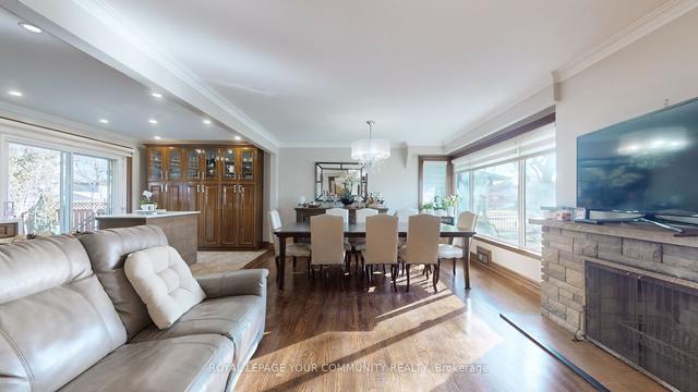 35 Walwyn Ave, House detached with 3 bedrooms, 3 bathrooms and 9 parking in Toronto ON | Image 2
