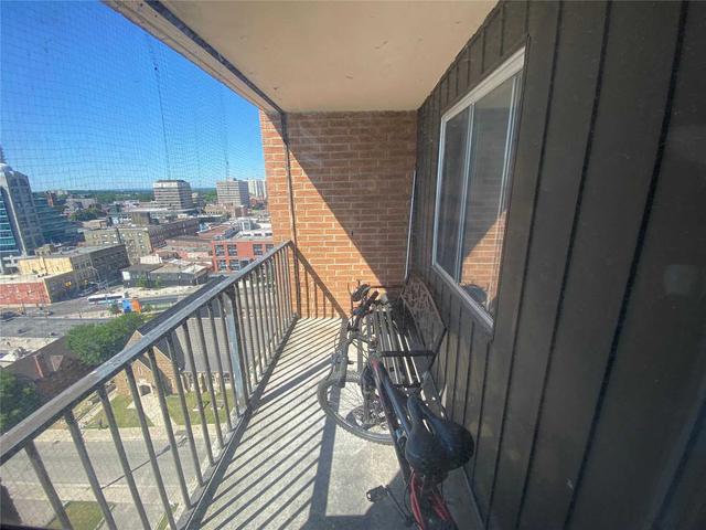 1204 - 64 Benton St, Condo with 1 bedrooms, 1 bathrooms and 1 parking in Kitchener ON | Image 5