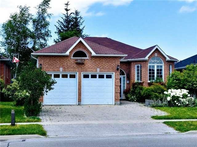 92 Marsellus Dr, House detached with 2 bedrooms, 3 bathrooms and 3 parking in Barrie ON | Image 1