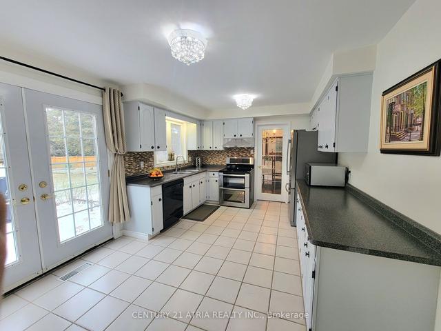 12 Blackforest Dr, House detached with 4 bedrooms, 3 bathrooms and 8 parking in Richmond Hill ON | Image 7