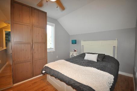 832 Gorham St, House detached with 2 bedrooms, 2 bathrooms and 6 parking in Newmarket ON | Image 6