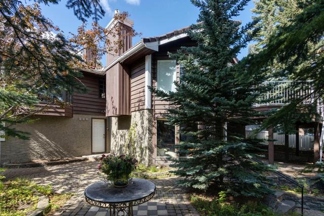 640 Coach Grove Road Sw, House detached with 4 bedrooms, 3 bathrooms and 6 parking in Calgary AB | Image 45