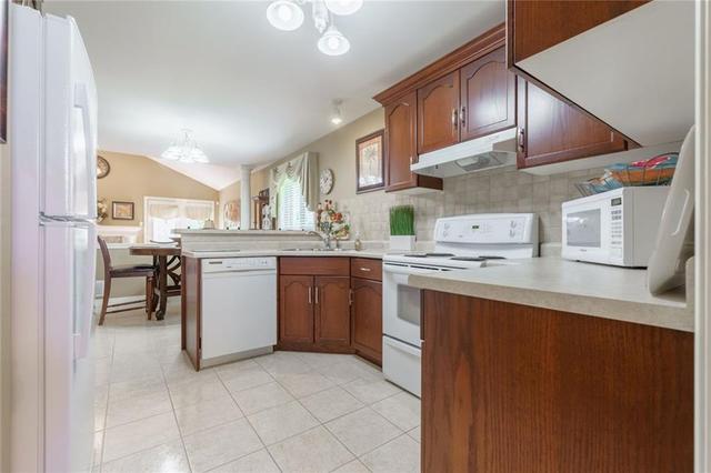 587 Cherrygrove Crescent, House detached with 3 bedrooms, 2 bathrooms and 6 parking in Hamilton ON | Image 11