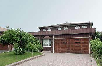 8 Urban Crt, House detached with 4 bedrooms, 4 bathrooms and 4 parking in Toronto ON | Image 1