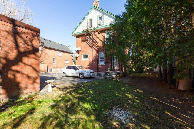 27 Mill St N, House detached with 5 bedrooms, 6 bathrooms and 8 parking in Brampton ON | Image 32