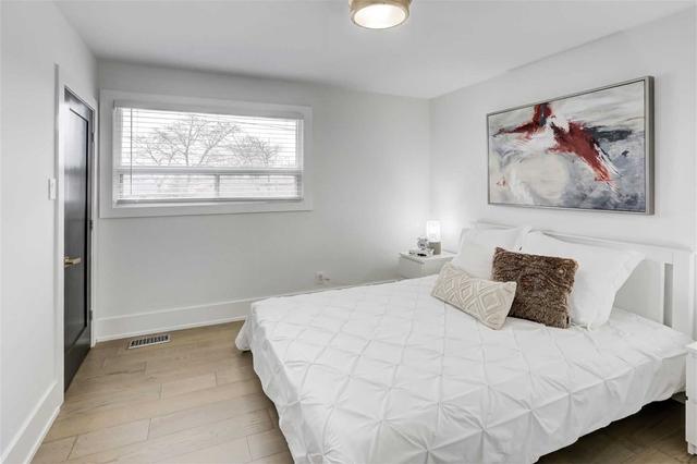 83 Shendale Dr, House detached with 4 bedrooms, 3 bathrooms and 3 parking in Toronto ON | Image 10