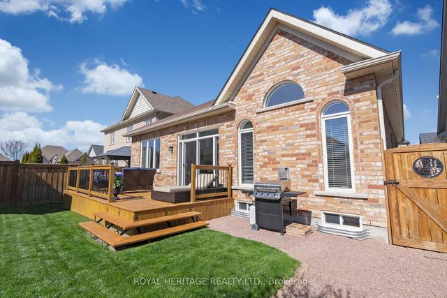 64 Keating Dr, House detached with 3 bedrooms, 2 bathrooms and 4 parking in Clarington ON | Image 27