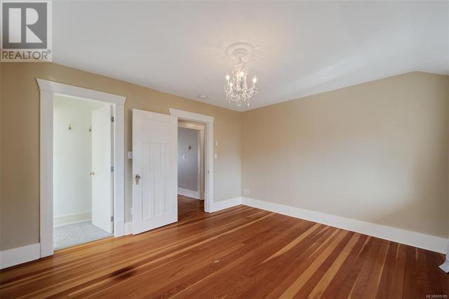 163 Bushby St, House detached with 5 bedrooms, 2 bathrooms and 2 parking in Victoria BC | Image 42