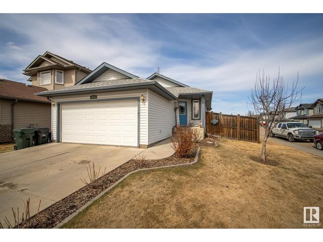 17 Leyland Wy, House detached with 4 bedrooms, 2 bathrooms and 8 parking in Spruce Grove AB | Image 3