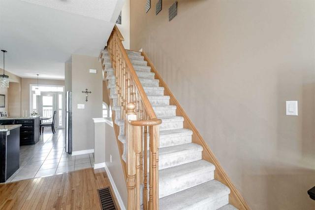 7116 Triumph Lane, Townhouse with 3 bedrooms, 3 bathrooms and 2 parking in Mississauga ON | Image 13