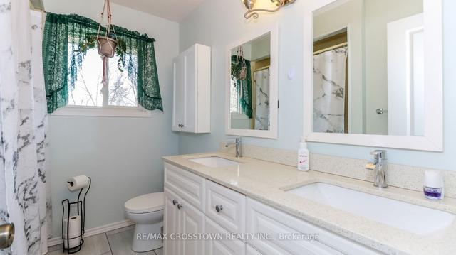 181 Little Ave, House detached with 3 bedrooms, 2 bathrooms and 5 parking in Barrie ON | Image 6