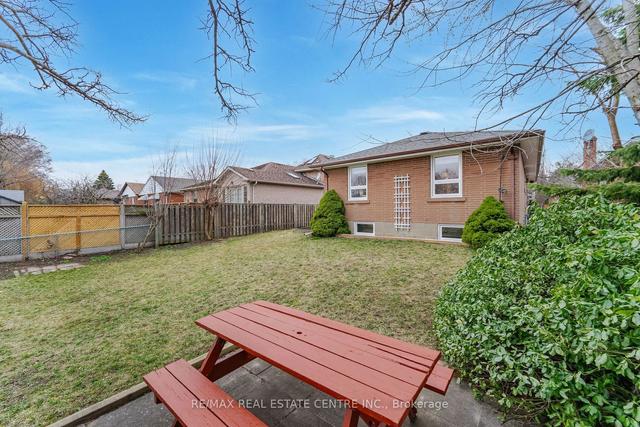 43 Coney Rd, House detached with 3 bedrooms, 2 bathrooms and 3 parking in Toronto ON | Image 32
