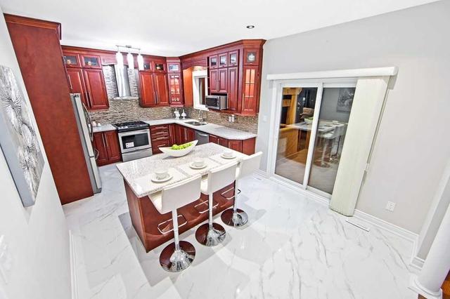 5336 Select Crt, House detached with 5 bedrooms, 5 bathrooms and 7 parking in Mississauga ON | Image 3