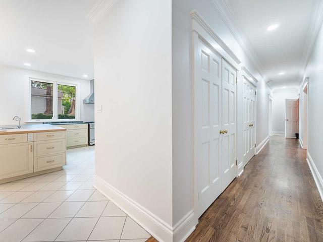 15 Scarborough Rd, House detached with 5 bedrooms, 5 bathrooms and 3 parking in Toronto ON | Image 2