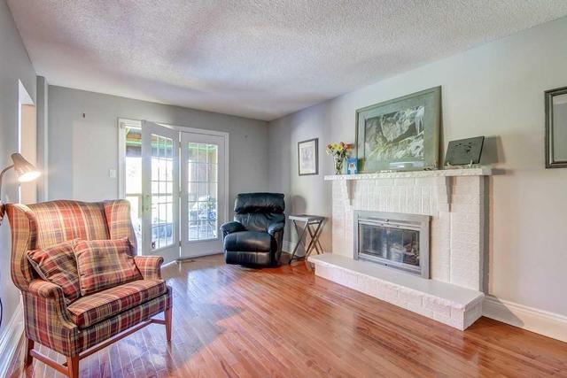 39 Mayor Cres, House detached with 4 bedrooms, 3 bathrooms and 2 parking in Ajax ON | Image 3
