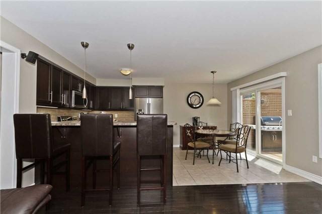 894 Thompson Rd S, House attached with 4 bedrooms, 3 bathrooms and 1 parking in Milton ON | Image 9
