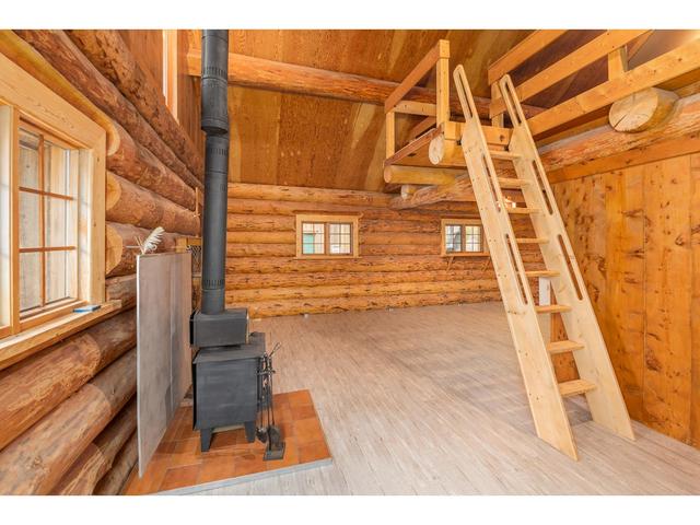 2197 Highway 3, House detached with 2 bedrooms, 2 bathrooms and 4 parking in Central Kootenay C BC | Image 44