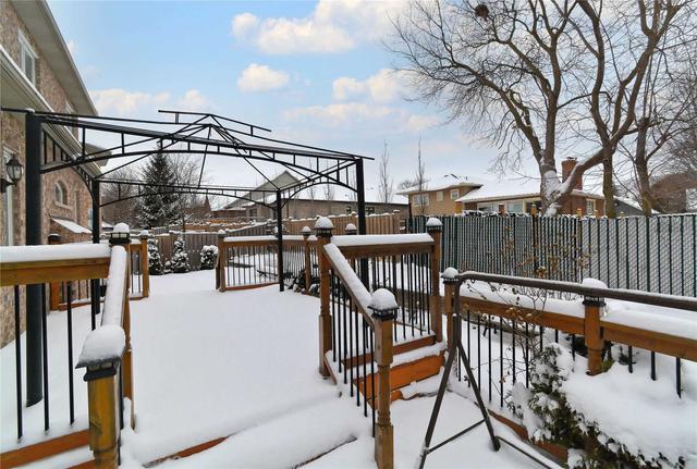 108 Cabin Trail Cres, House detached with 4 bedrooms, 5 bathrooms and 7 parking in Whitchurch Stouffville ON | Image 33