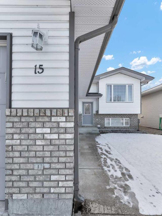 15 Sunrise Street Sw, House detached with 5 bedrooms, 3 bathrooms and 4 parking in Medicine Hat AB | Image 4