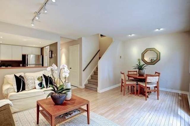 365 Albany Ave, Townhouse with 2 bedrooms, 1 bathrooms and 1 parking in Toronto ON | Image 5