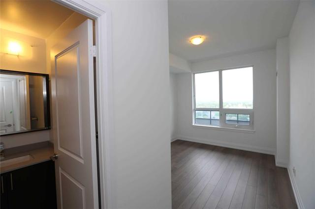 1202 - 7890 Bathurst St, Condo with 1 bedrooms, 2 bathrooms and 1 parking in Vaughan ON | Image 3