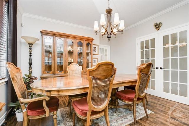 2 Franklin Cathcart Crescent, House detached with 5 bedrooms, 3 bathrooms and 6 parking in Ottawa ON | Image 7