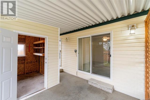 Covered patio and storage shed | Image 33